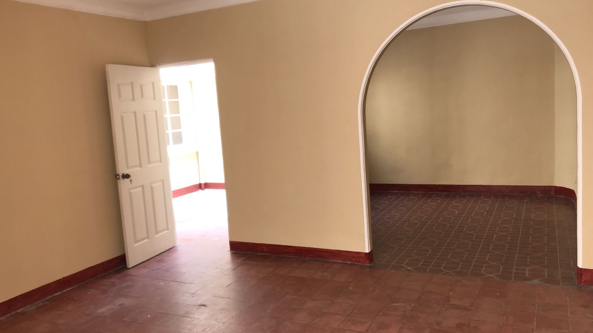 Casa de 4 habitaciones en alquiler, zona 1 - Miniatura 5