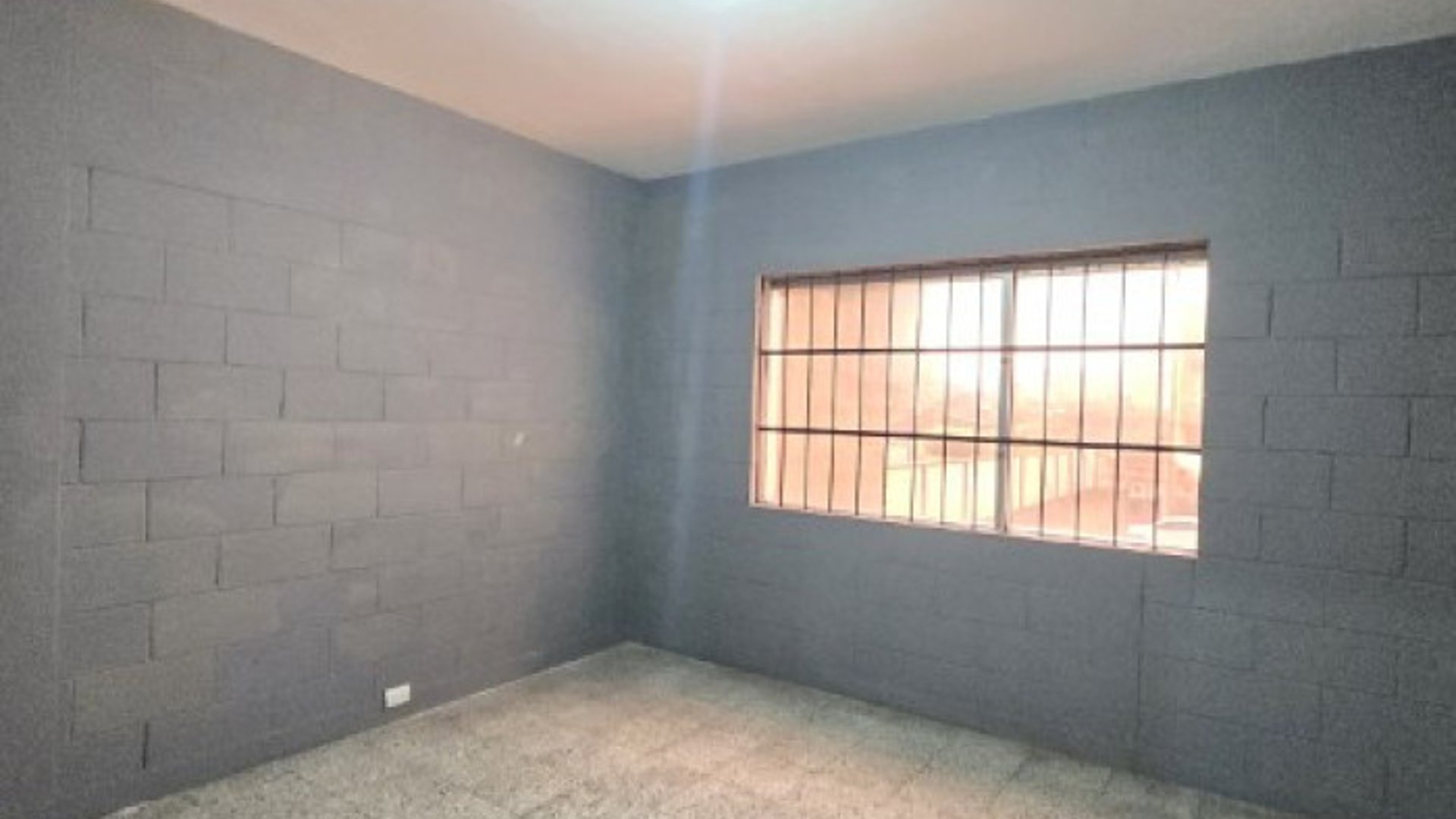 Edificio y Bodega en Renta Zona 12 sobre Aguilar Batres - Miniatura 17