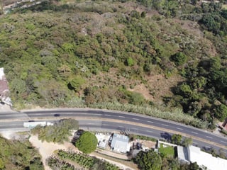 Venta terreno 2.5 manzanas Carretera al Salvador - 3
