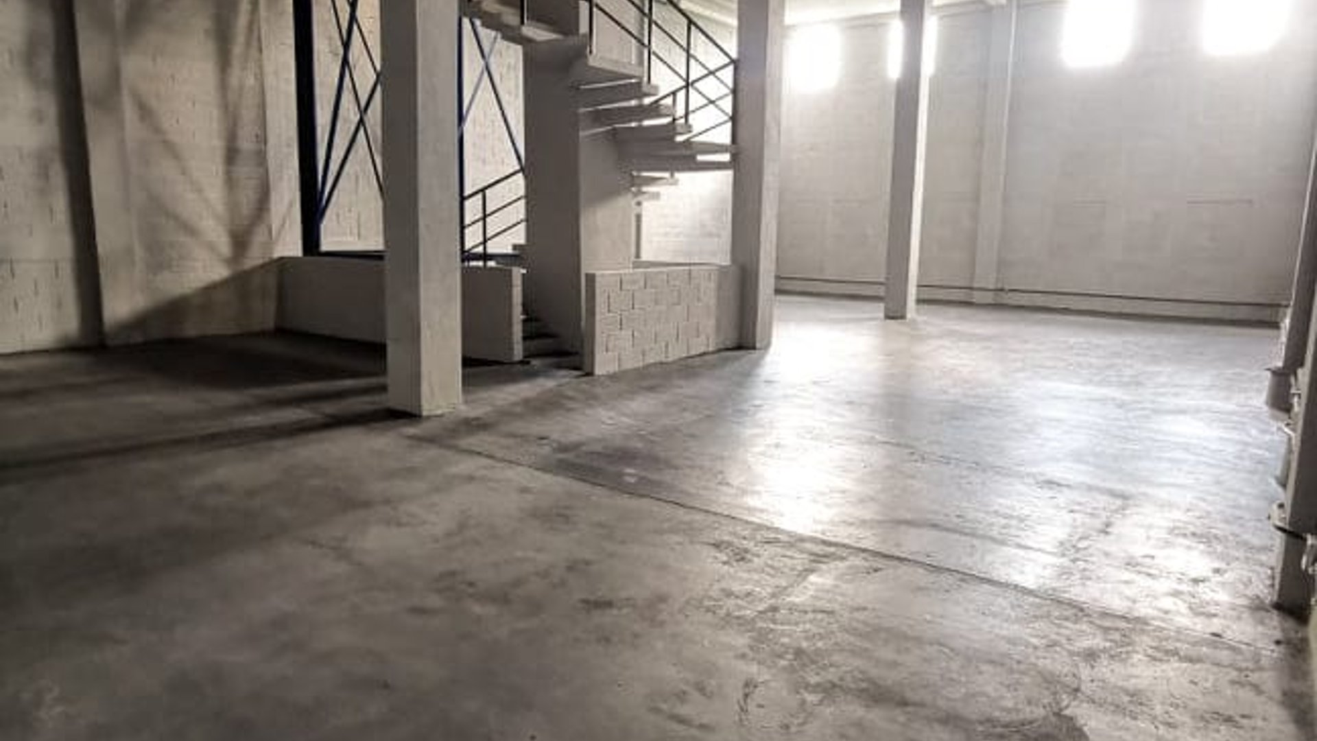 Ofibodega industrial en venta con area de almacenaje en Mixco Ref-5841 - Miniatura 4