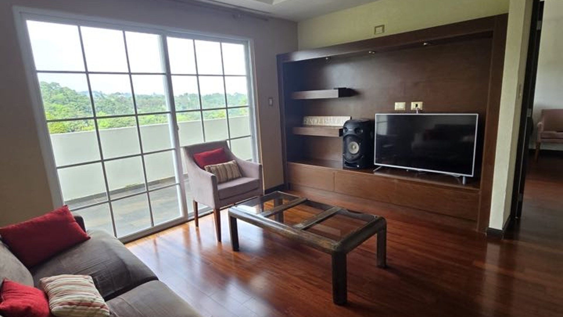 Apartamento Amueblado en Renta en Zona 16 Edificio La Vista, - Miniatura 2