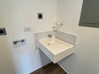 Luxurious 3 Bedroom Apartment for Sale in Zona 14, Guatemala City | 135m² | Parking | Walk-in Closet - Image 5