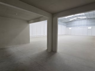 Alquilo Bodega en Campestre Comercial en  Caes KM 23 Fraijanes - 2