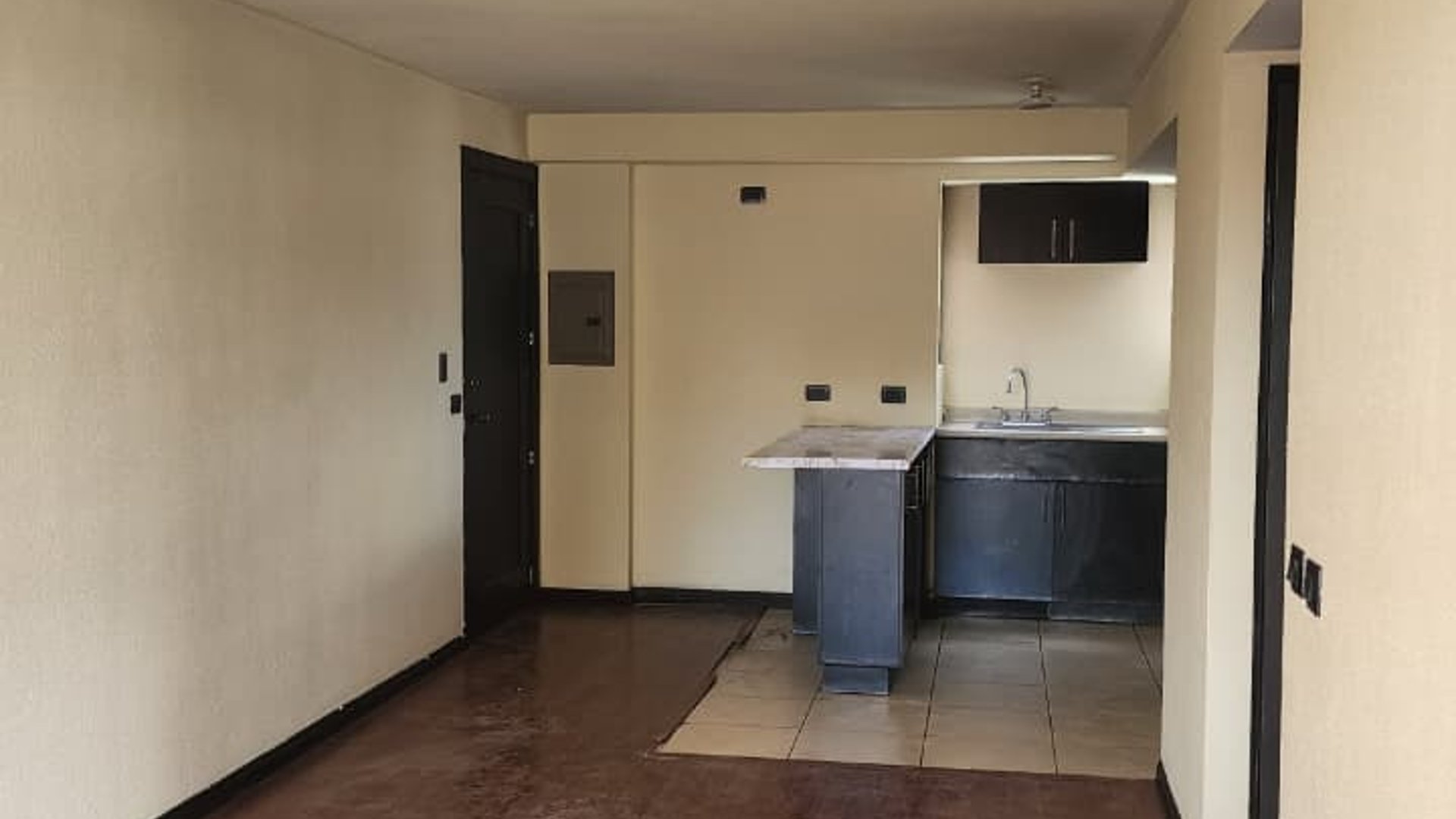Vendo/Alquilo Apartamento en Jardines de las Charcas Zona 11 /D - Image 1