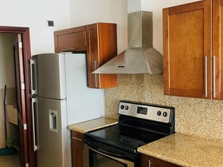 Apartamento amueblado de 2 habitaciones en alquiler Torre Real CES - Image 8