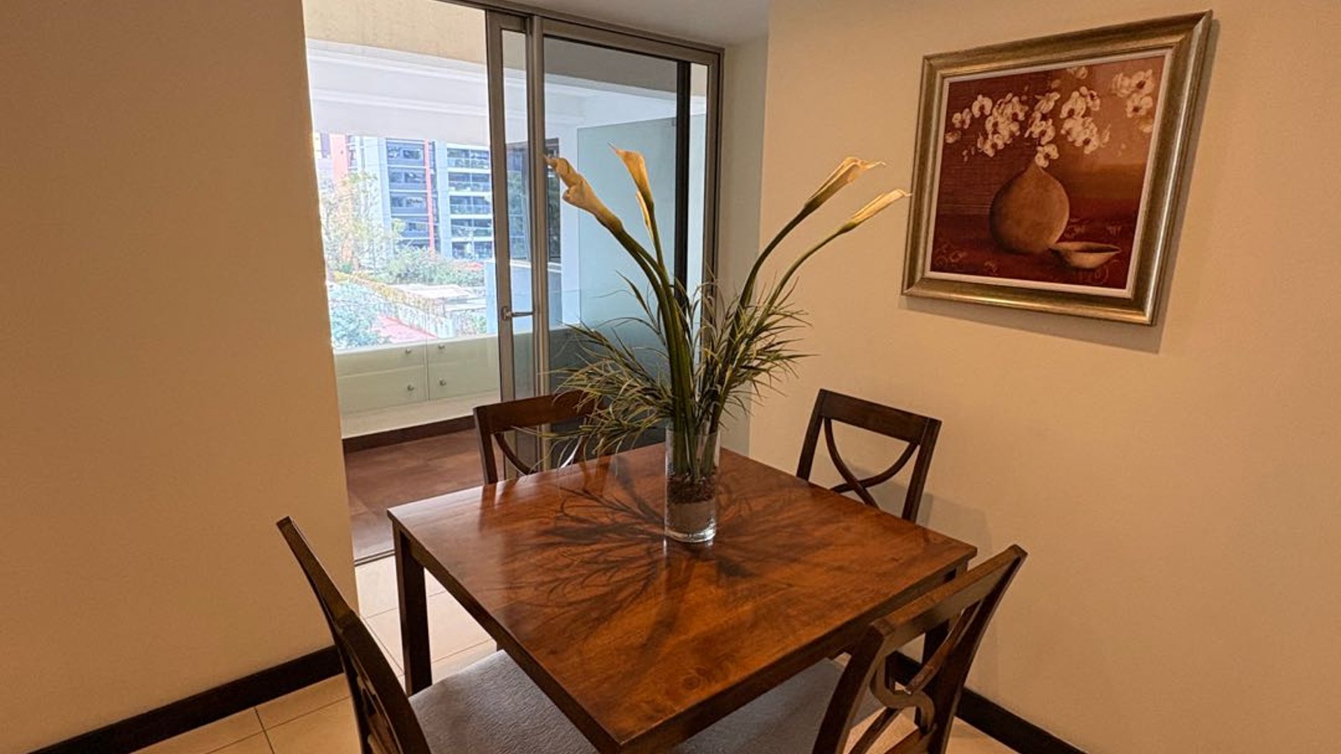 Alquilo Lindo Apartamento en Edificio Cobella zona 14