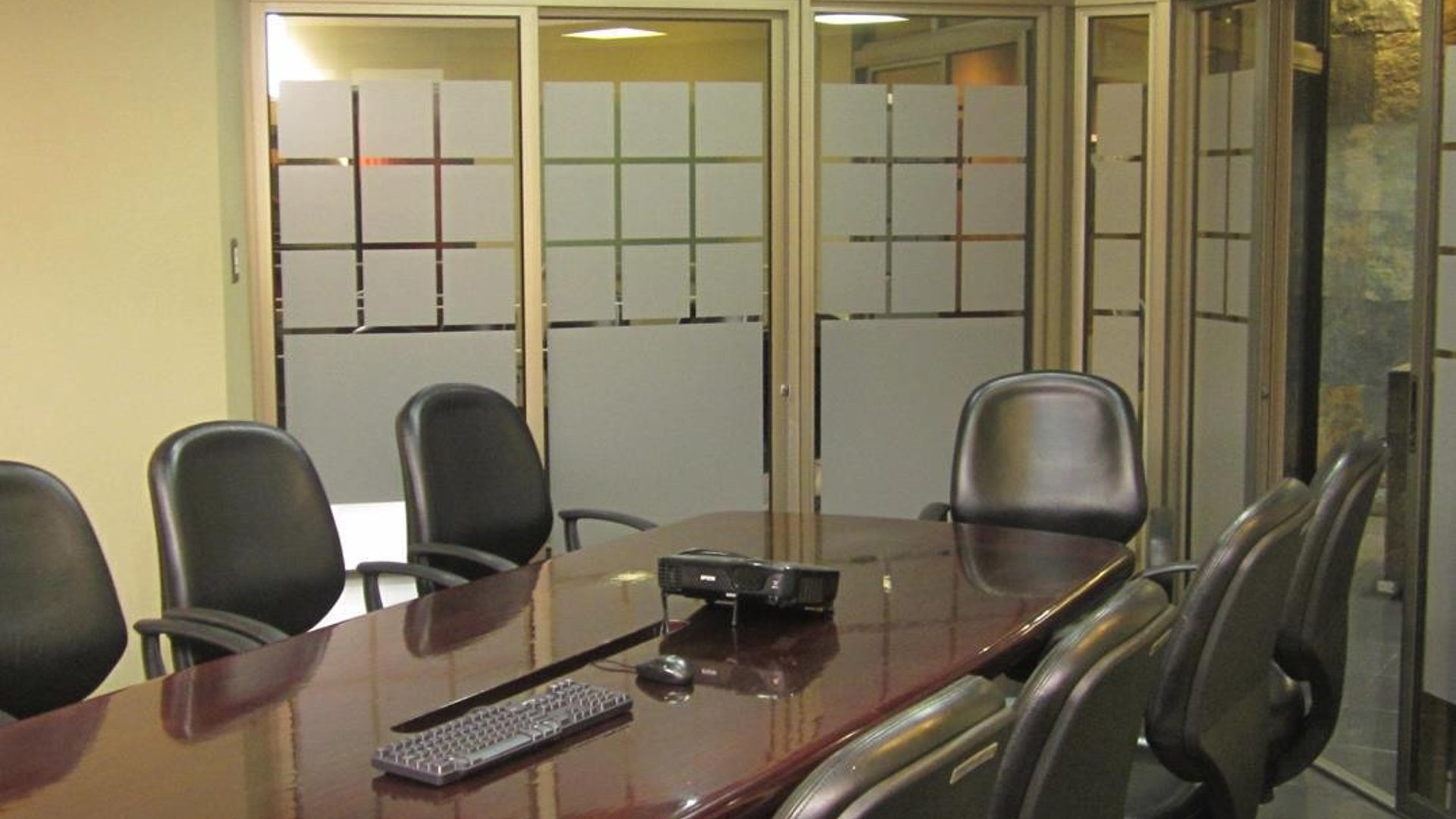En Venta oficina construcción en zona 9 Reforma
