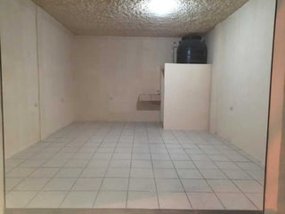 Alquilo 2 locales comerciales a una cuadra de Calz San Juan - 2