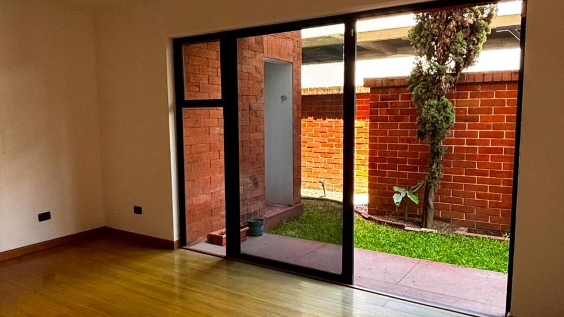Apartamento en Renta zona 11 /  Balcones de las Charcas