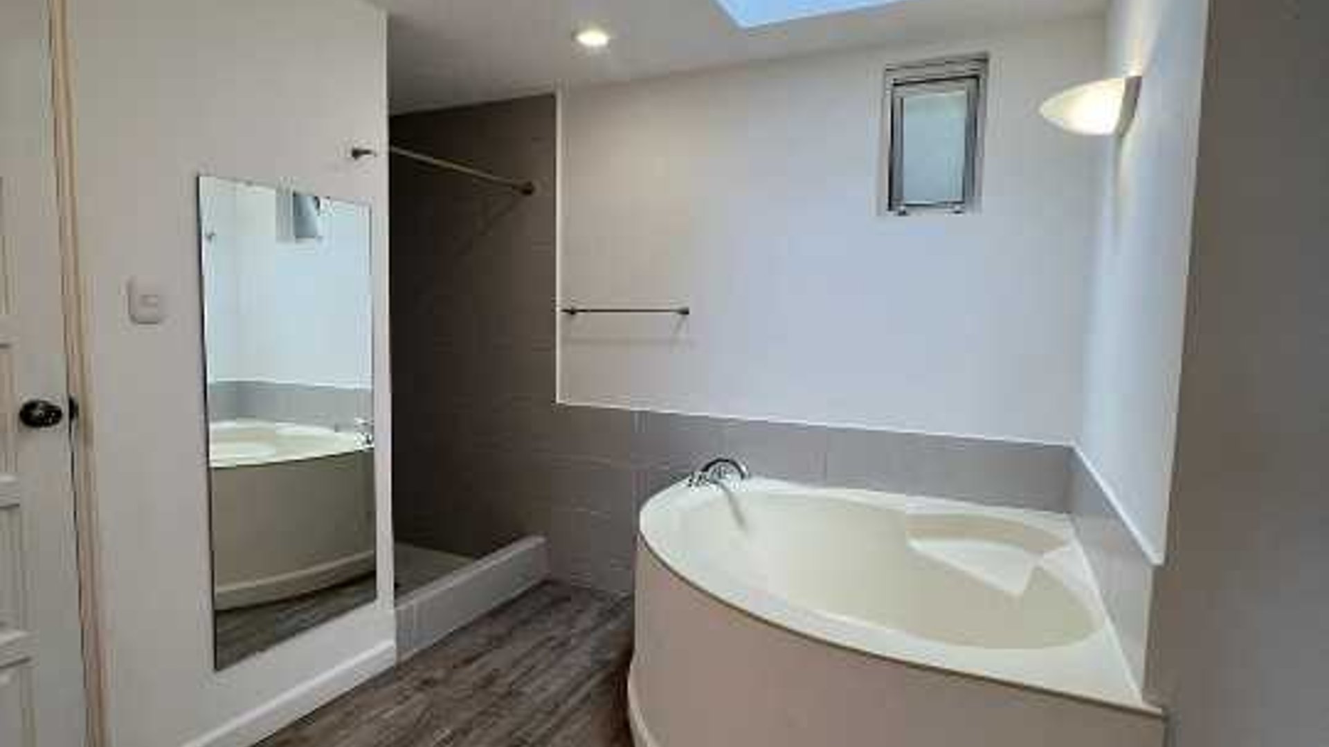 Vendo Lindo y Amplio Penthouse Edificio Antiguo zona 14 - Miniatura 24