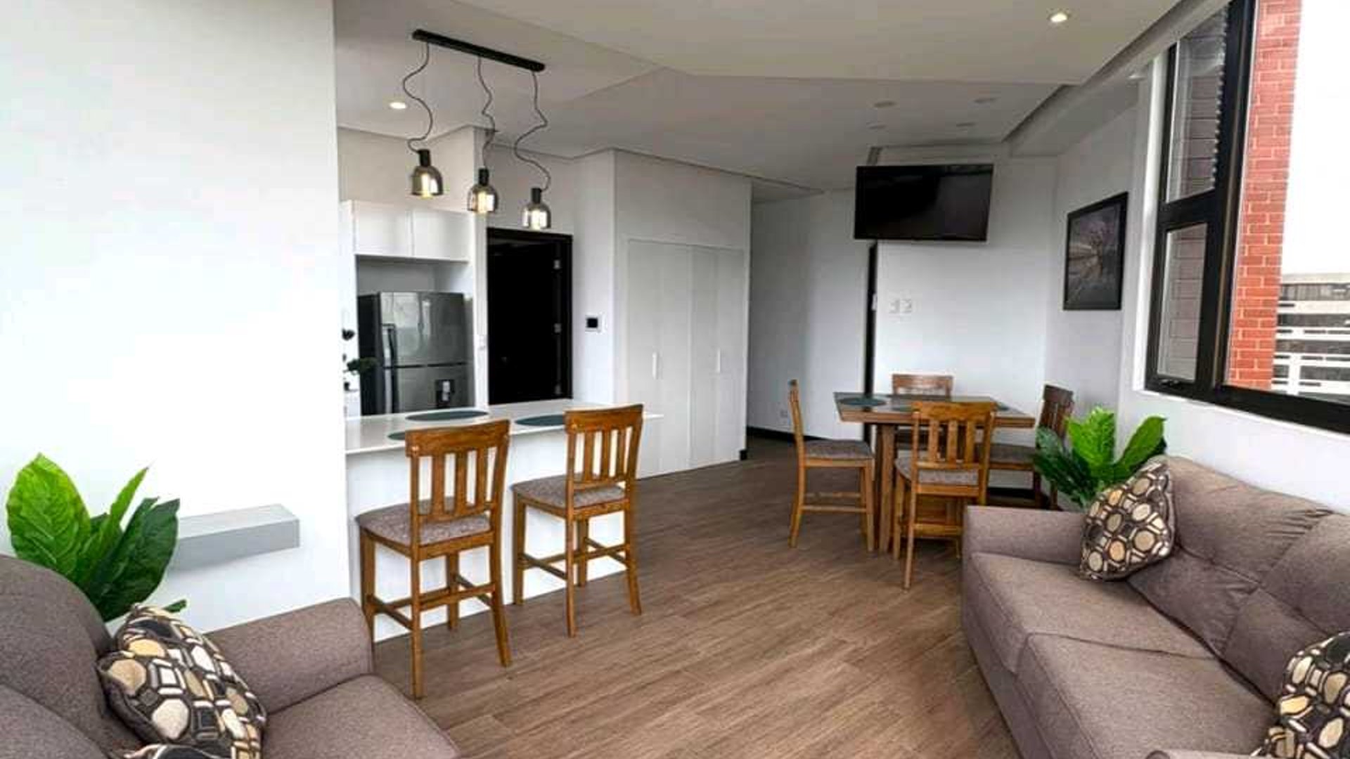 APARTAMENTO AMUEBLADO EN ALQUILER ???? Edificio Diagoseis, Zona 10 - Image 1