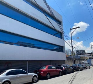 EDIFICIO DE CUATRO NIVELES  EN VENTA EN ZONA 5,.Excelente Ubicación .