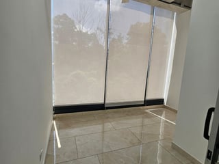 En Renta Oficina Comercial en Zona 15 - 3