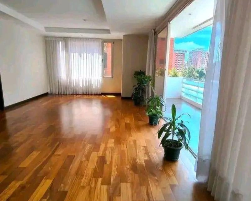 APARTAMENTO SUPER UBICACION Y TAMAÑO ZONA 10