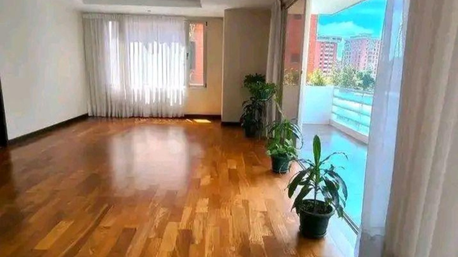 APARTAMENTO SUPER UBICACION Y TAMAÑO ZONA 10