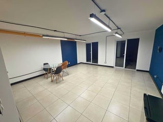 ESTUDIO / OFICINA EN RENTA – EDIFICIO A4, ZONA 4 - 4