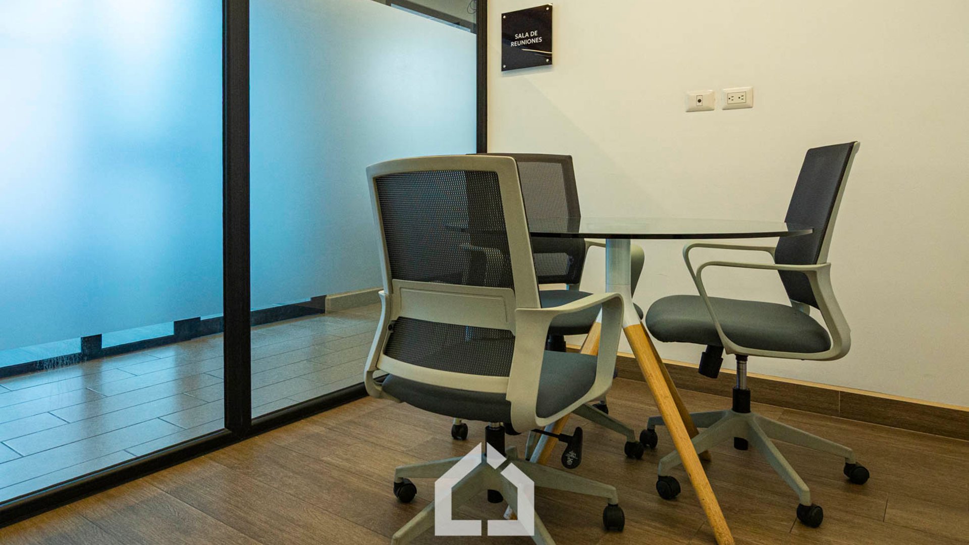 En renta y venta oficina para estrenar en Granat zona 4 - Miniatura 10