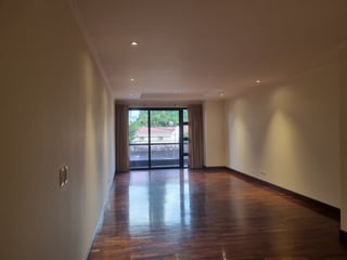 Apartamento en Renta en Edificio Altos de Santa Clara Zona 10 de 3 Habitaciones - 5