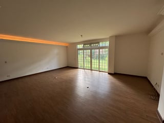 Exclusiva Casa con Piscina en Foresta de Cayalá | Zona 16 - 5