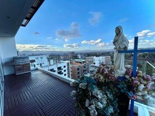 Pent House de 2 niveles en Venta Zona 15 - 4