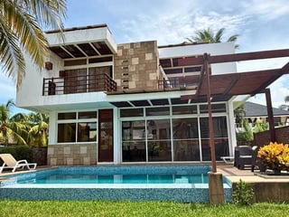 EN CONDOMINIO KM. 5 CARRETERA A MONTERRICO SE VENDE CASA - 3