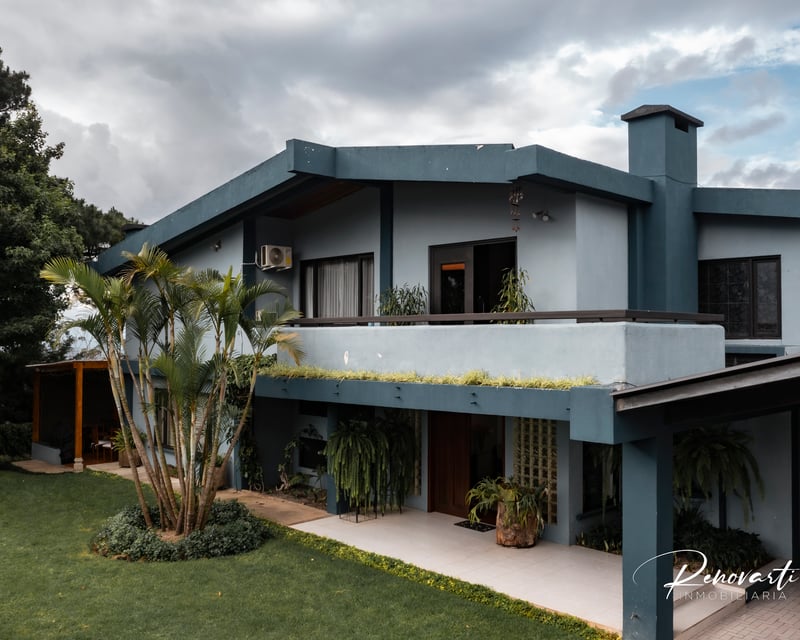 Vendo amplia casa en Condominio el Prado zona 10