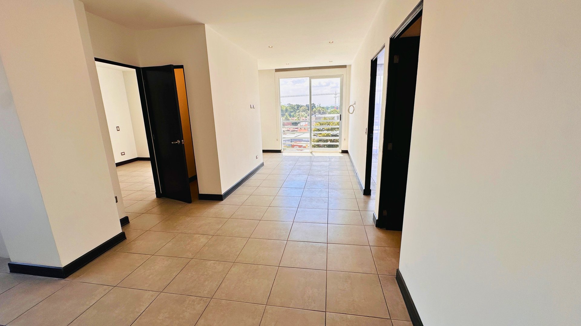 APARTAMENTO EN VENTA, EDIFICIO DESTINY 93 MTS2, 3 DORMITORIOS, CARRETERA A EL SALVADOR.