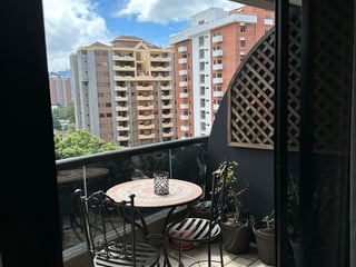 APARTAMENTO AMUEBLADO EN RENTA – ZONA 10 - 5