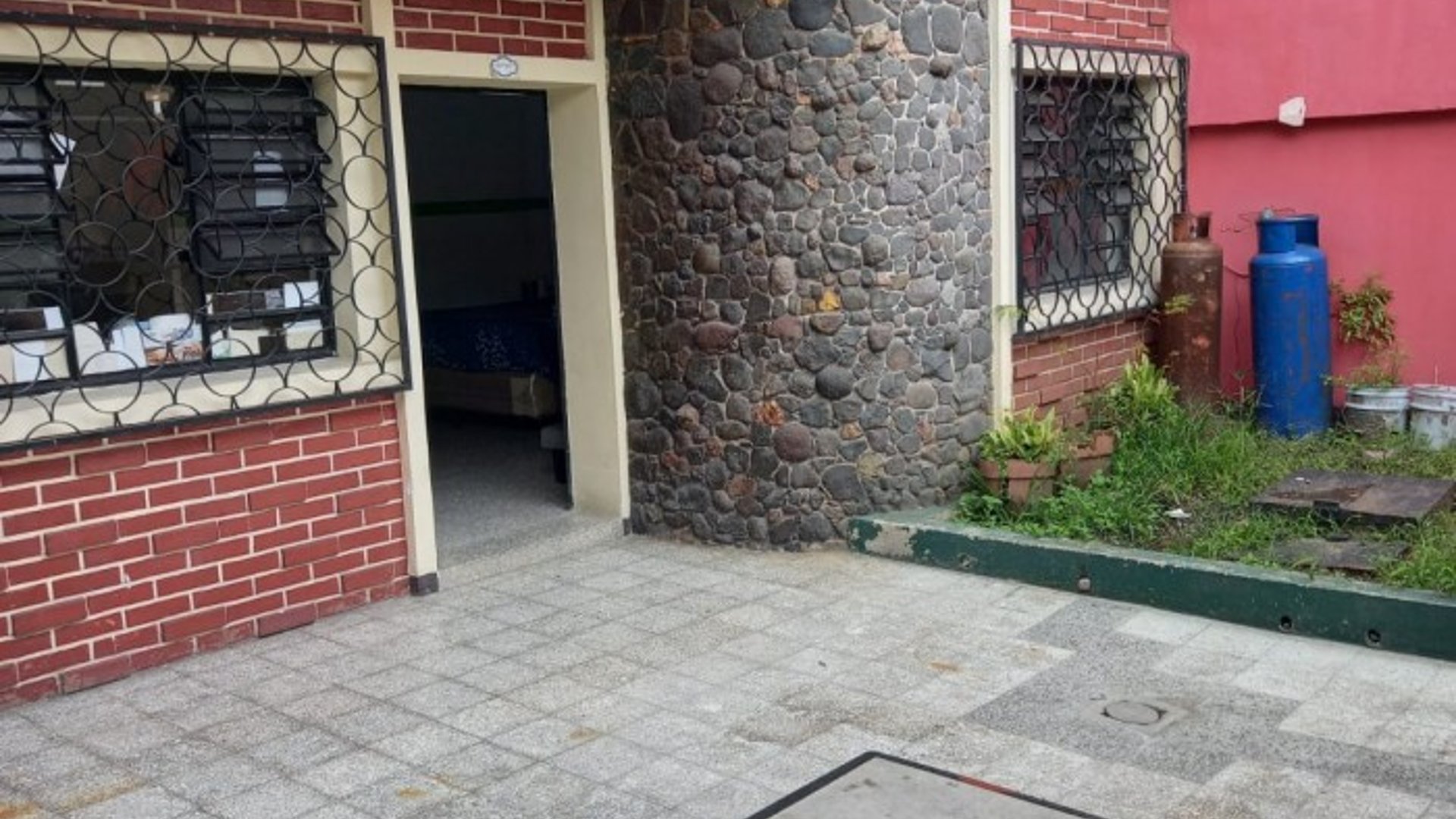 VENTA casa uso comercial en zona 12 entorno El Carmen