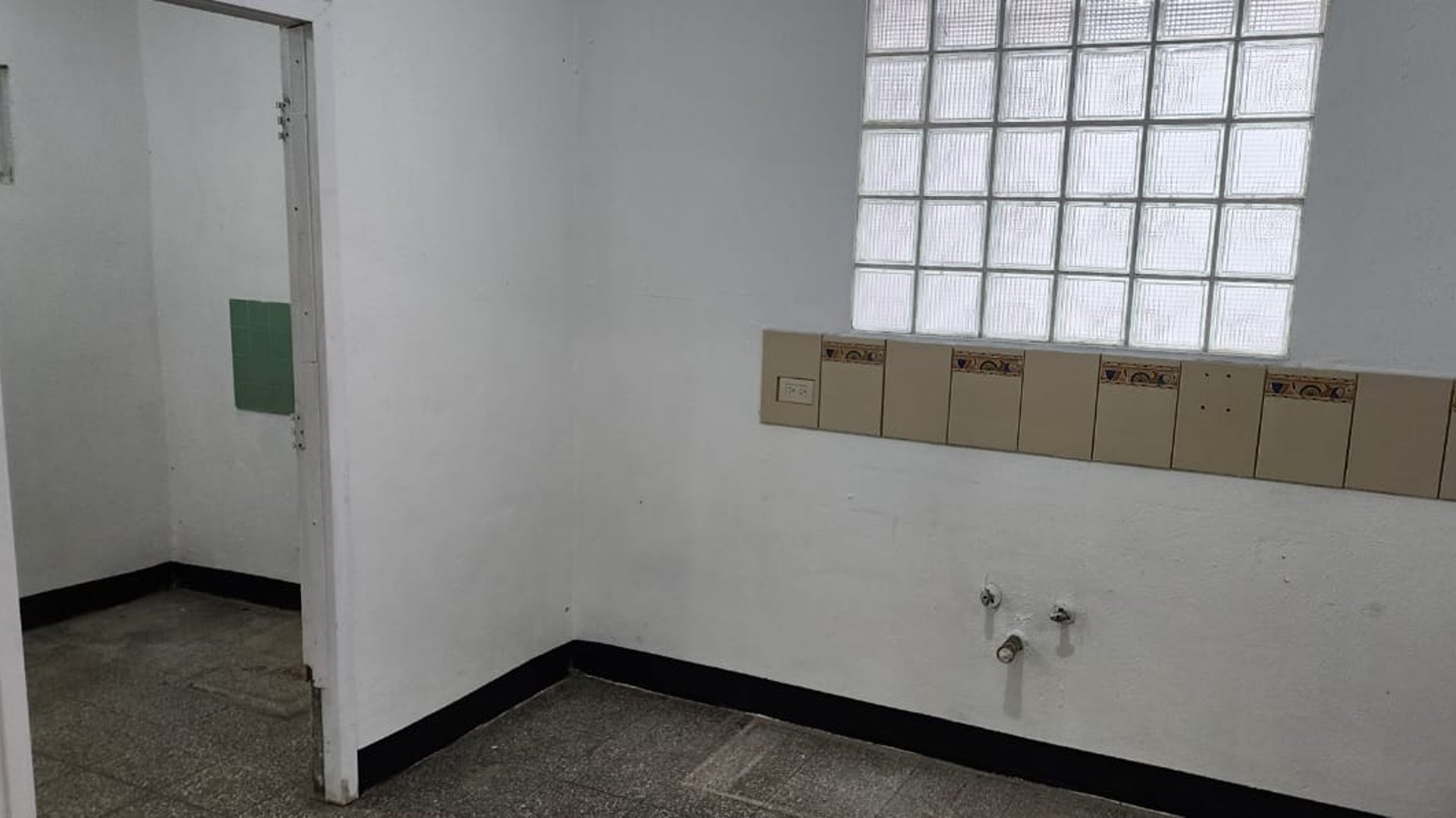 Venta de casa sobre Boulevard Principal Colonia Lourdes, zona 16 - Miniatura 7