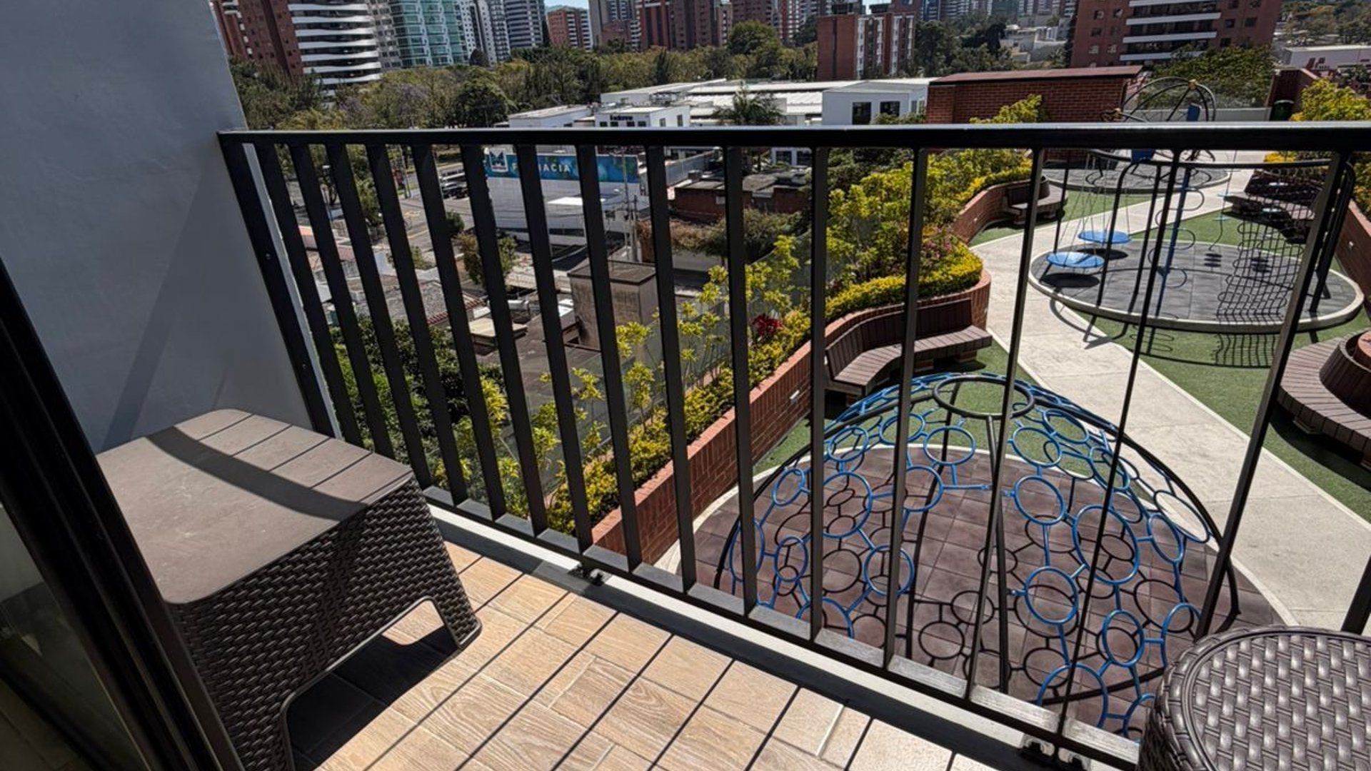 Apartamento amueblado en renta en zona 13 / Inara - Miniatura 7