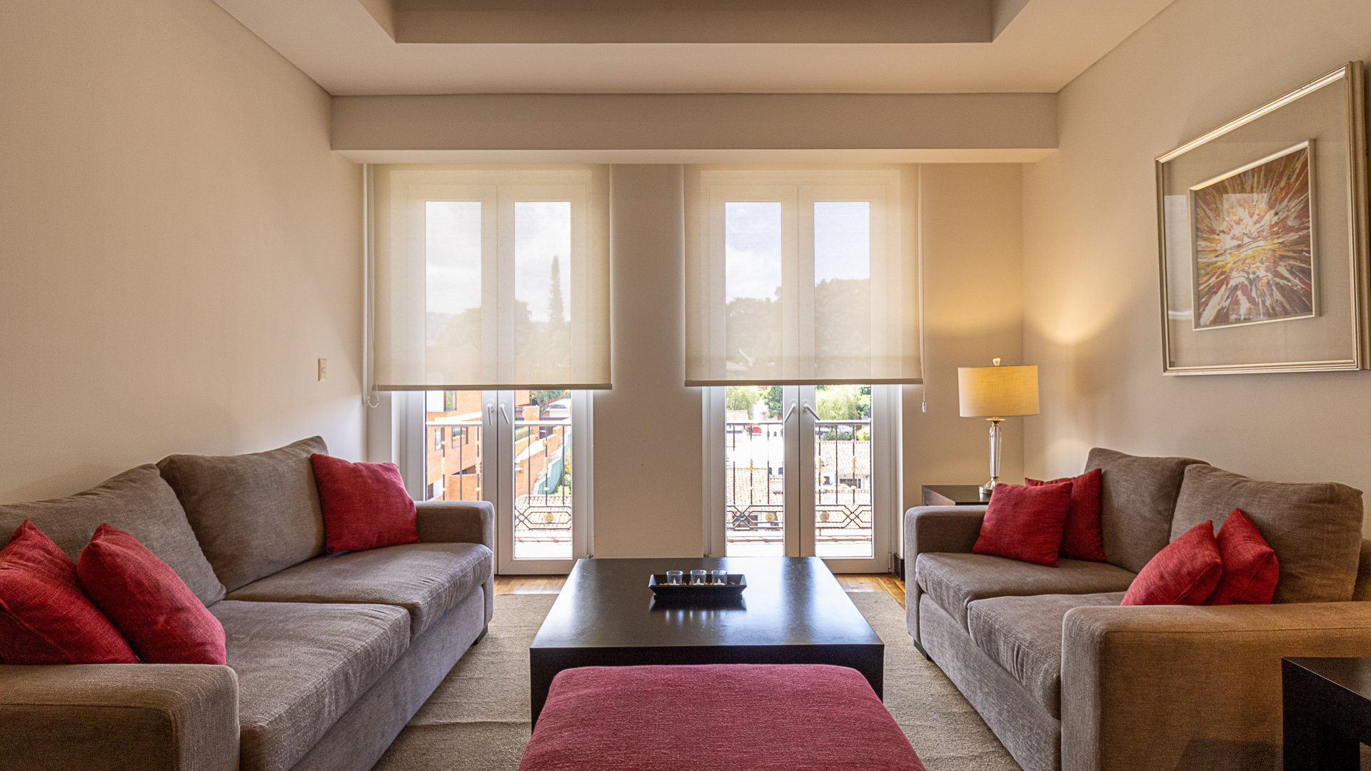 Apartamento amueblado en alquiler, Edificio Quinta Avenida zona 14 - Miniatura 2