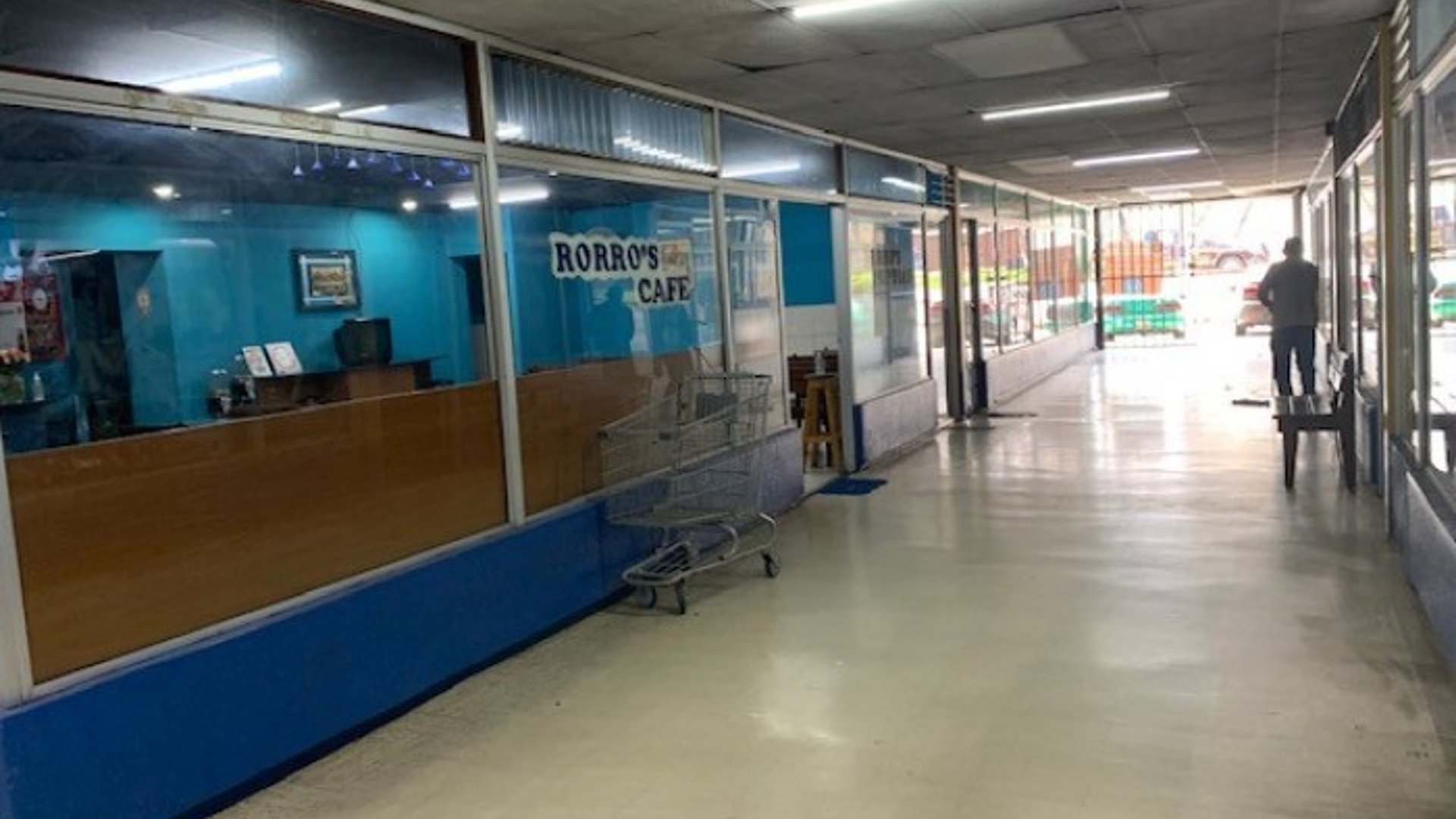 Local Comercial en Renta en Centro Comercial Zona 5 - Miniatura 4