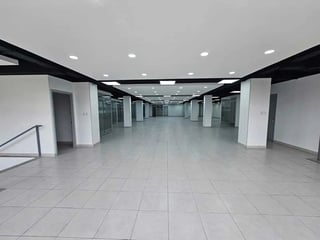 Edificio en renta 6a avenida, zona 4 - Image 3