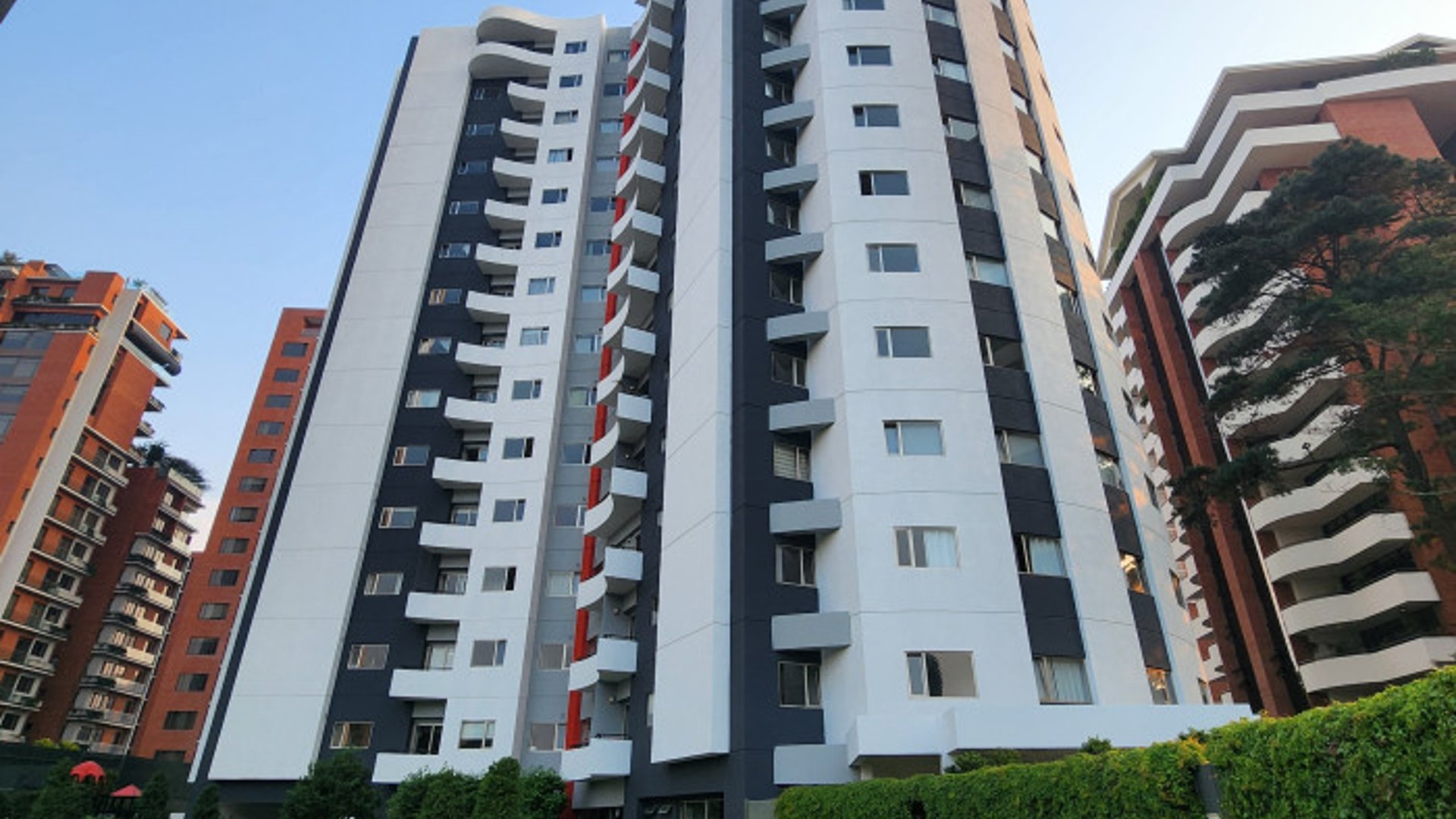 Apartamento Amueblado en Zona 14 ATTICA - Image 1