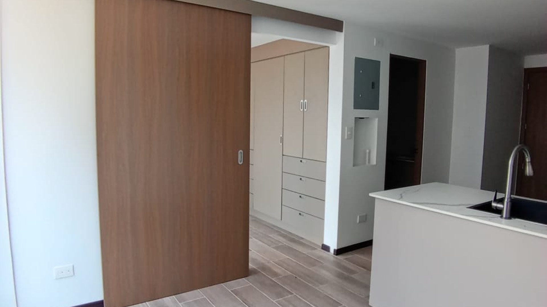 ???? APARTAMENTO EN VENTA – 1 HAB + RENTADO | BIKO | ZONA 10 - Miniatura 7