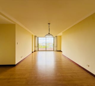 ALQUILER DE CÉNTRICO APARTAMENTO - JARDINES DEL ACUEDUCTO, ZONA 10