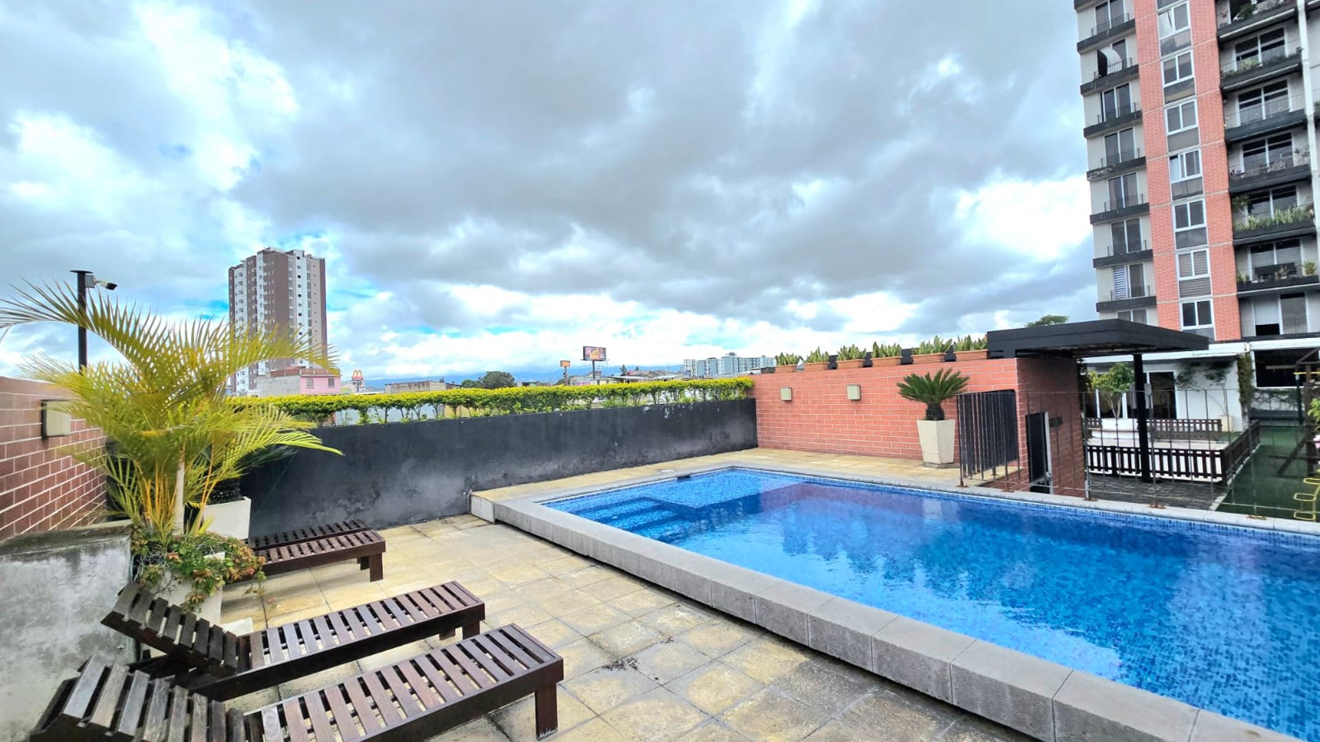 APARTAMENTO EN VENTA Y RENTA EN ZONA 2, DE 3 HABITACIÓNES, AMUEBLADO Y EQUIPADO‼
