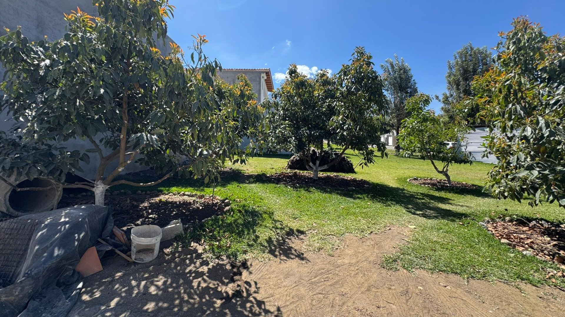TERRENO TOTALMENTE PLANO EN VENTA EN COND. SAN PEDRO LAS HURTAS - Miniatura 9