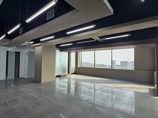 Venta o Alquiler de Oficina en Europlaza zona 14 - Image 25