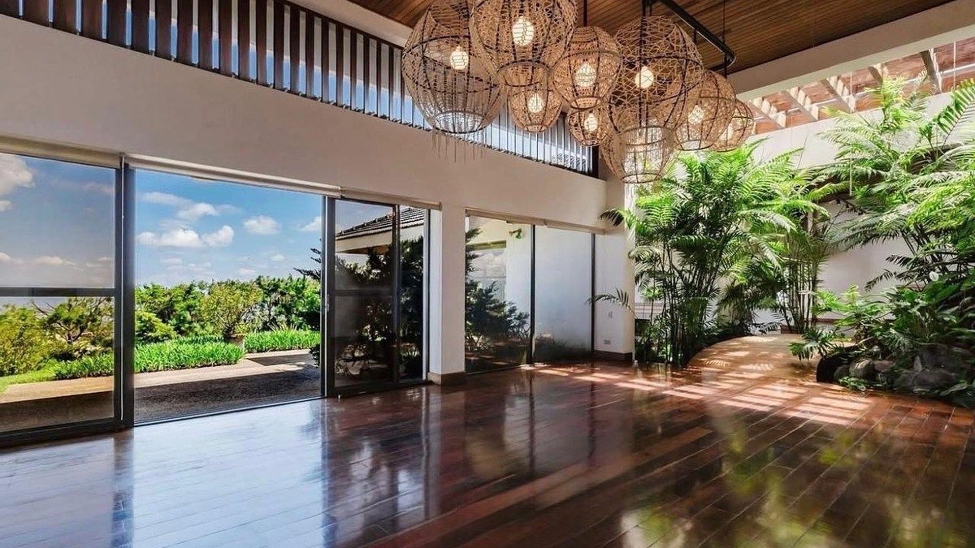 Preciosa Residencia en Venta en montebello km 10.5 caes