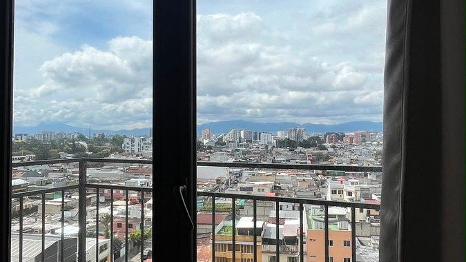 Apartamento en venta en Centrico Apartamentos, Zona 5 – Inversión con renta - Miniatura 3