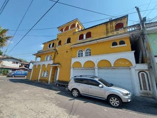 Vendo amplia casa en Residenciales Villas del Sur, villa canales - 2