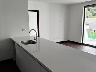 APARTAMENTO EN EDIFICIO IRIDIA ZONA 13 - 3