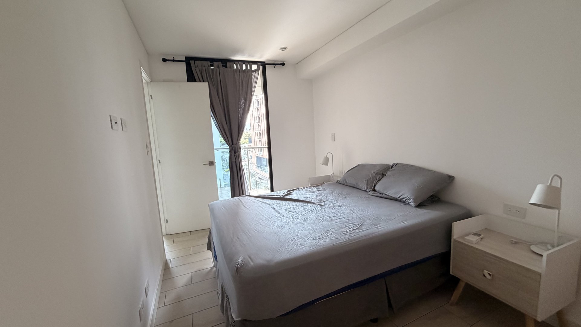 Apartamento en Alquiler Edificio Quo, zona 4  - Miniatura 8