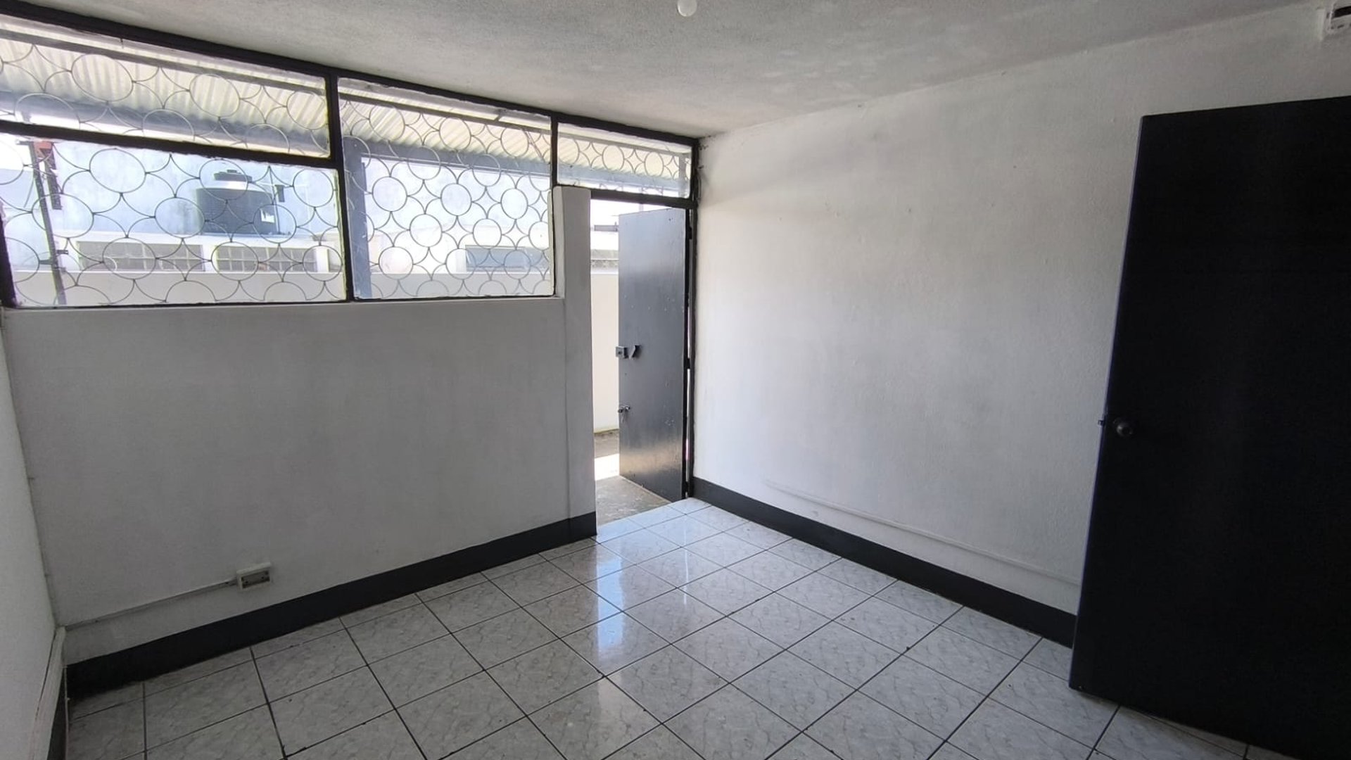 ALQUILO CASA  PARA NEGOCIO EN UTATLAN ZONA 7 