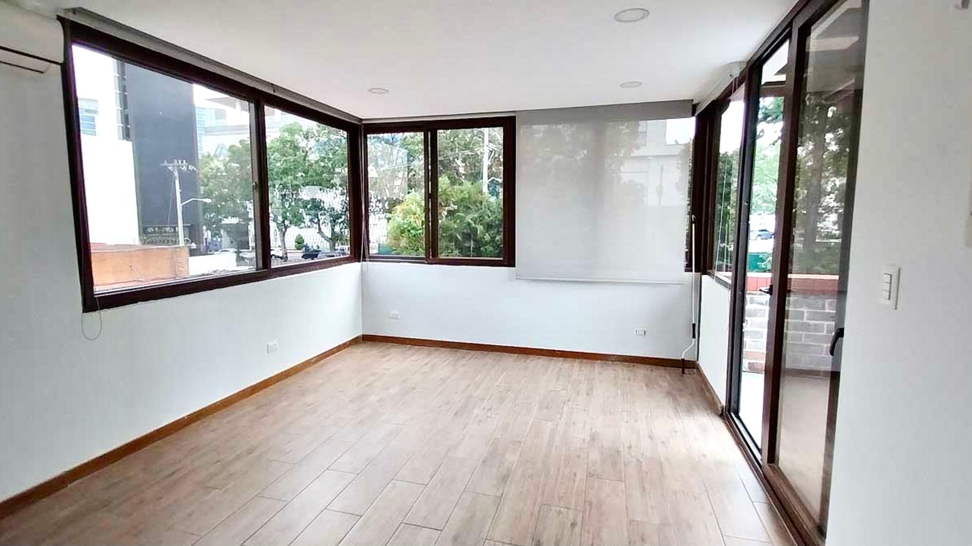 Casa amplia en renta, Condominio La Pradera, zona 10 - Miniatura 19