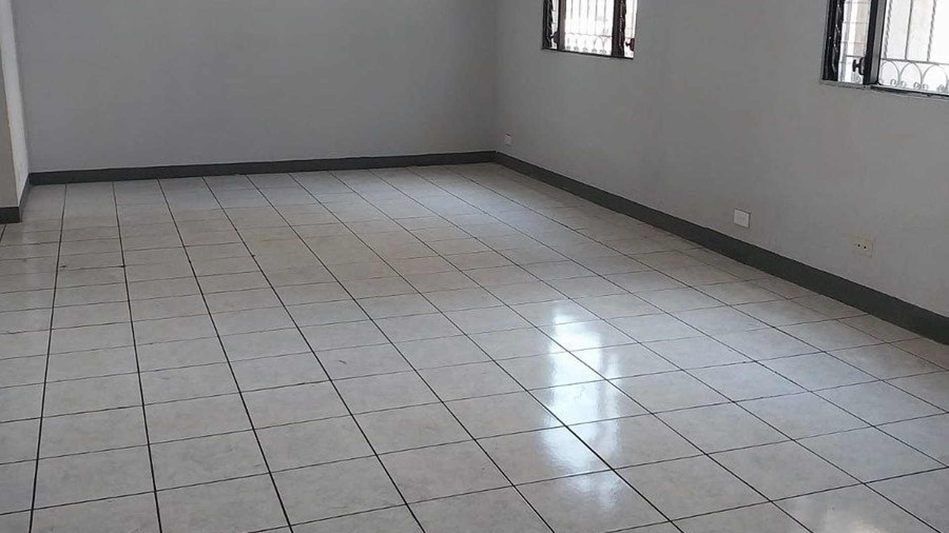 Casa en ALQUILER en zona 10 - Miniatura 3