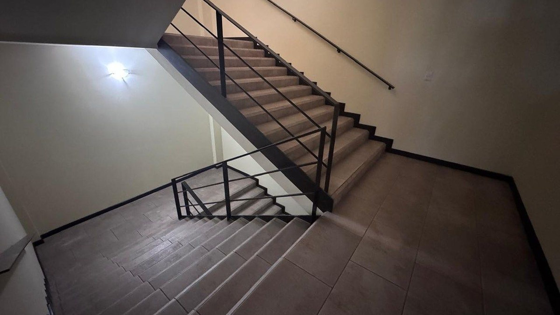 EDIFICIO EN RENTA 20 CALLE ZONA 10 - Miniatura 11