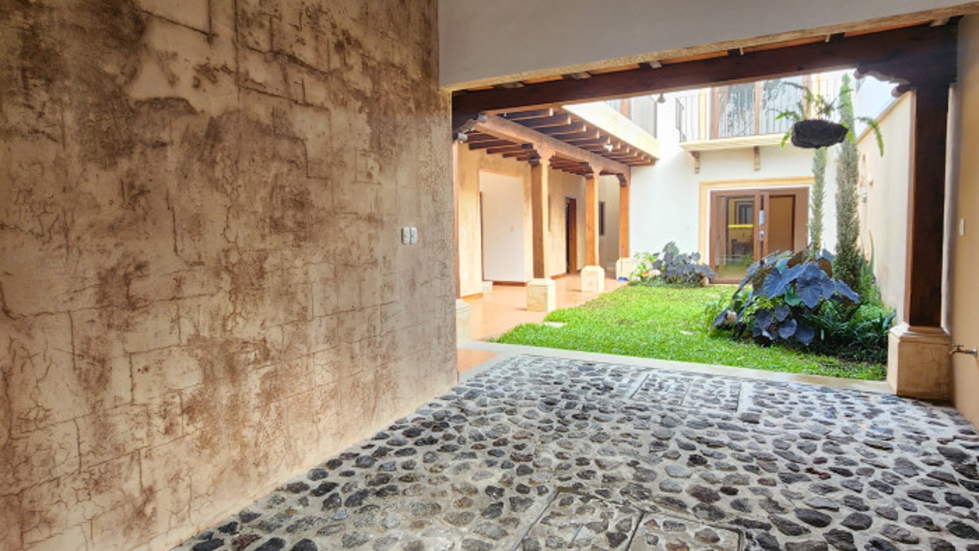 Exclusiva Casa esquina en Venta en La Antigua Guatemala - Miniatura 14